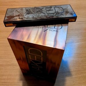 Urban Decay Naked 4Some Vault +BONUS Smoky Palette